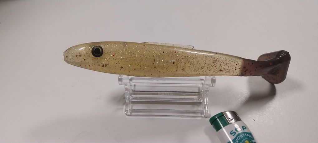 Vinis de pesca 2670
