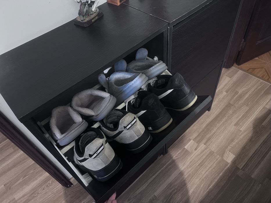 Sapateitas ikea preta