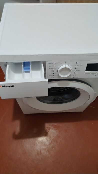 Продам пральну машинку  Hansa WHN610D1W