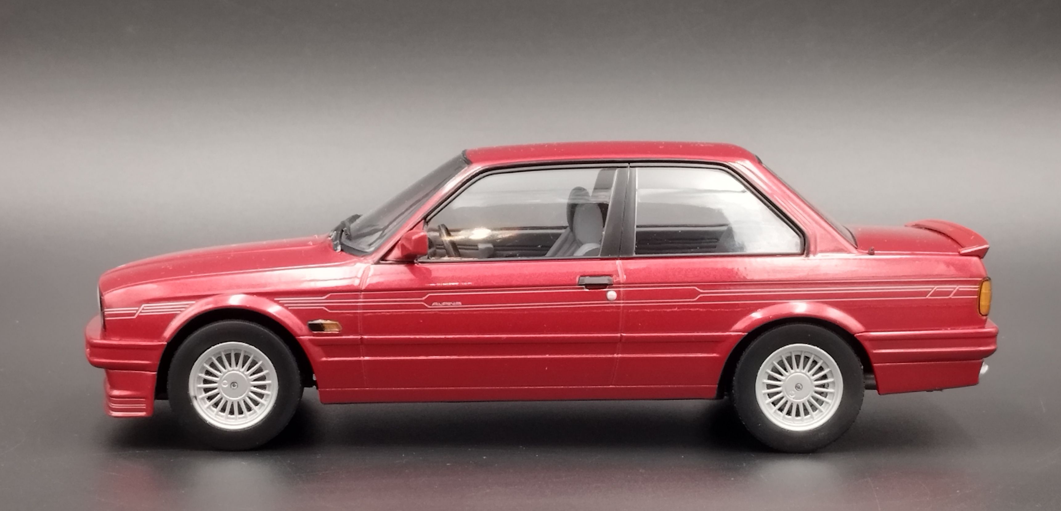 1:18  K&K  Scale 1988 BMW Alpina C2 2.7 E30