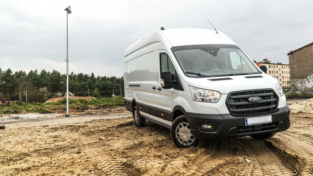 Wynajem Ford Transit Furgon  - Twój Niezawodny Partner Biznesowy!