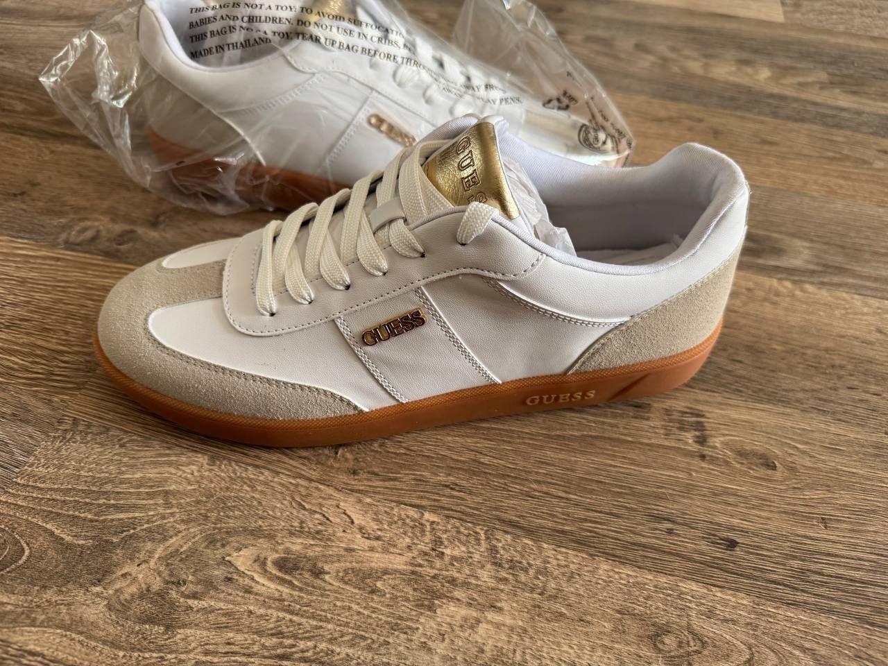 Кеди Guess нові, 41-42р