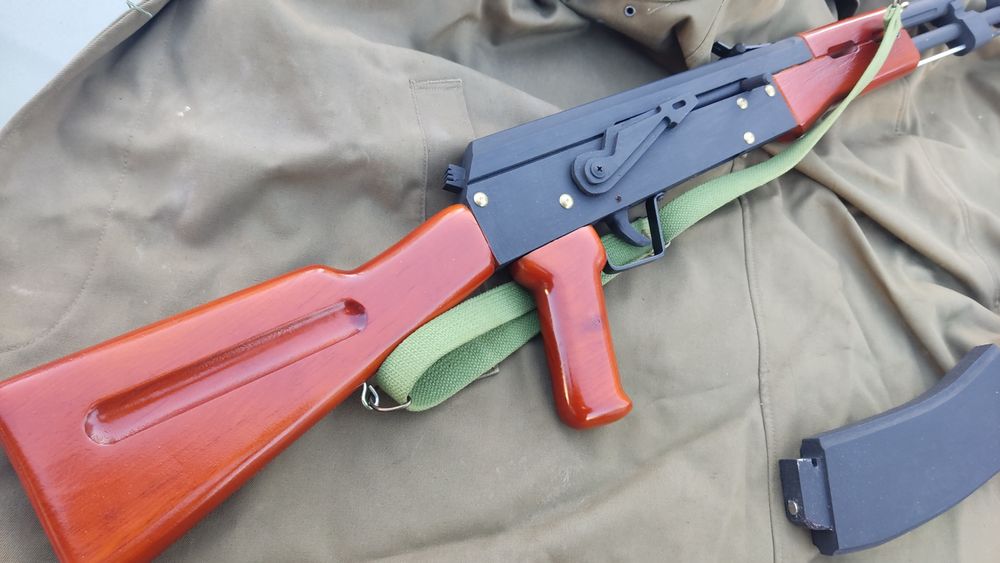 АК 74 макет із дерева
