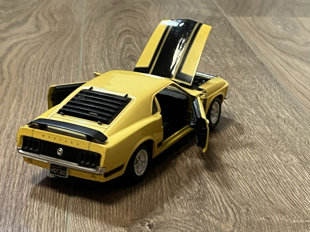 Модель авто 1970 Ford Mustang Boss 302 1:24