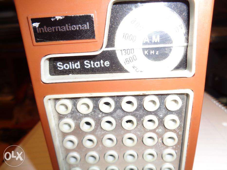 Rádio International a pilhas reliquia