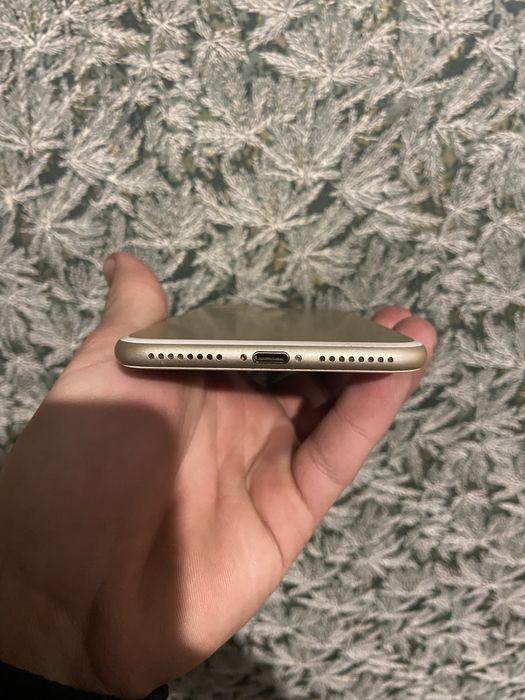 Айфон 7 + в идиальном состоянии