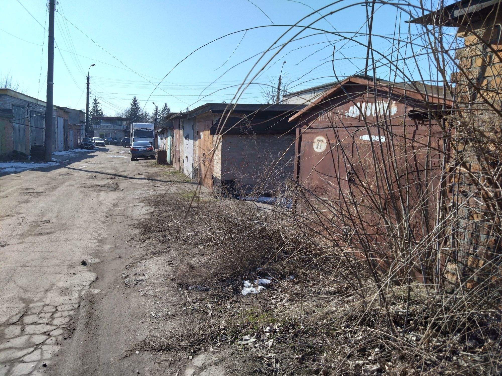 Гараж+ місце, біля проходної