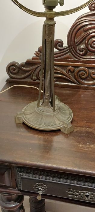 candeeiro Arte Nova em bronze, de mesa