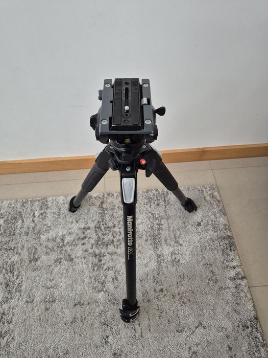 Tripé Manfrotto MT055XPRO3 + Cabeça MVH500AH