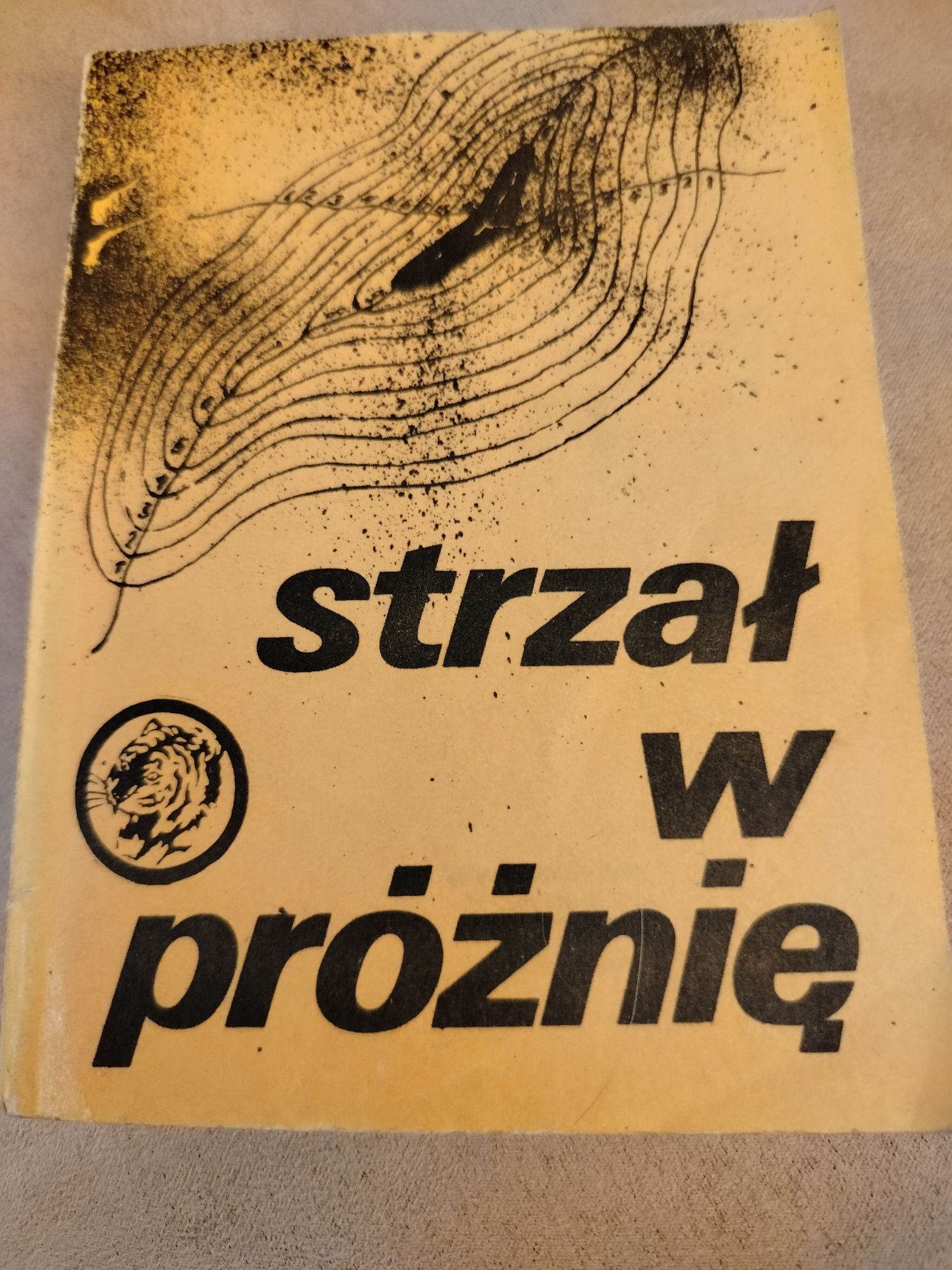 "Strzał w próżnię" - Rafał Brzeski