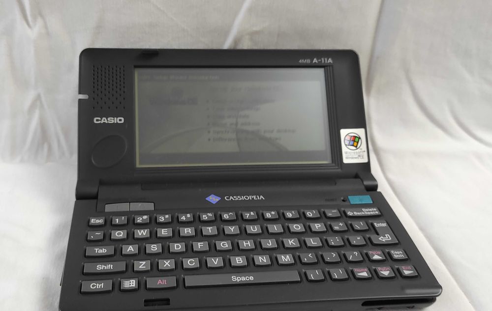 Komputerek Casio Cassiopeia dla kolekcjonera