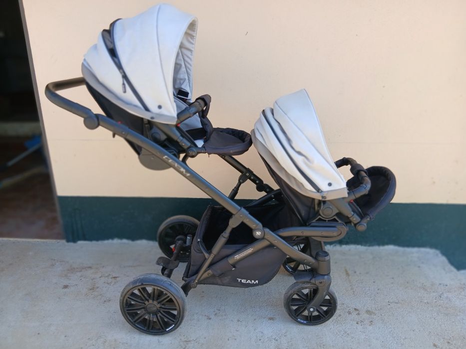 Carrinho de bebé para gémeos