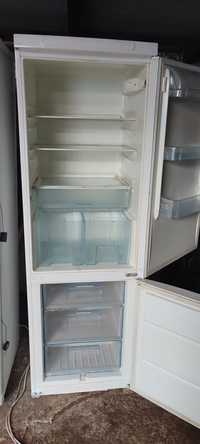 Продам холодильник двокамерний.