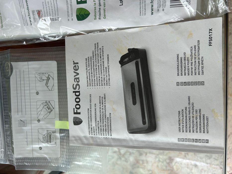 Máquina de selar alimentos a vácuo - FOOD SAVER com sacos incluídos
