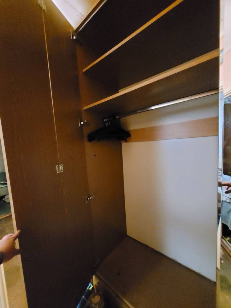 Віддам шафу в прихожу