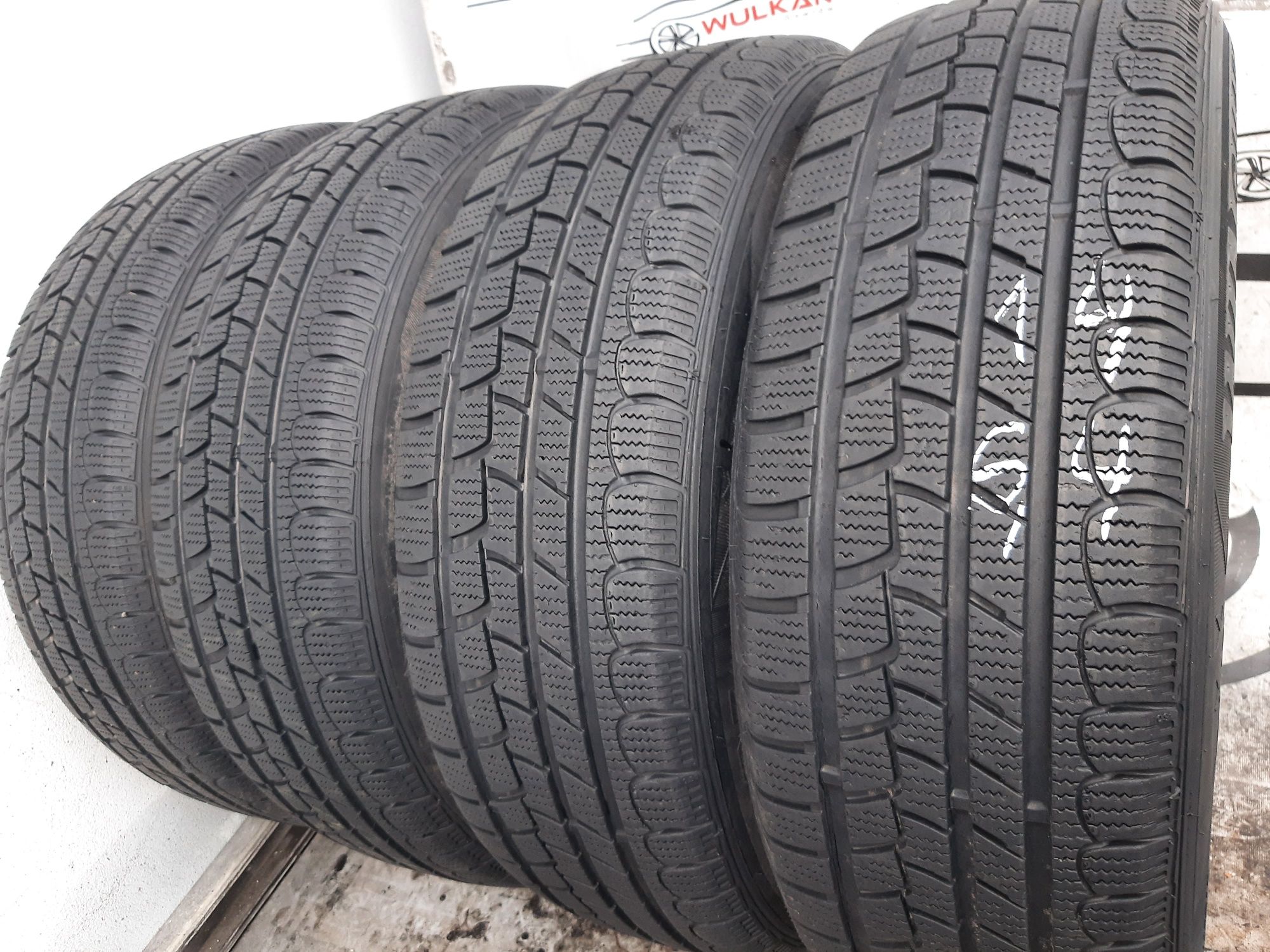 4x 215/65r16 Nexen WinGuard Snow'G