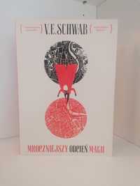 Książka "Mroczniejszy odcień magii" V. E. Schwab
