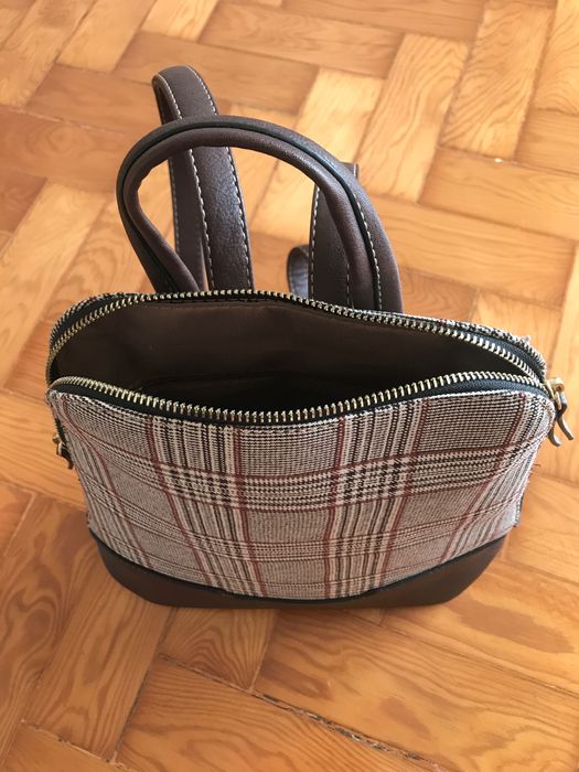 Mochila pequena para senhora