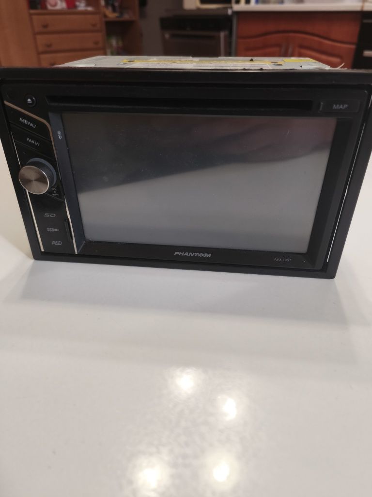 Radio z nawigacją, Bluetooth, możliwość podłączenia kamery cofania