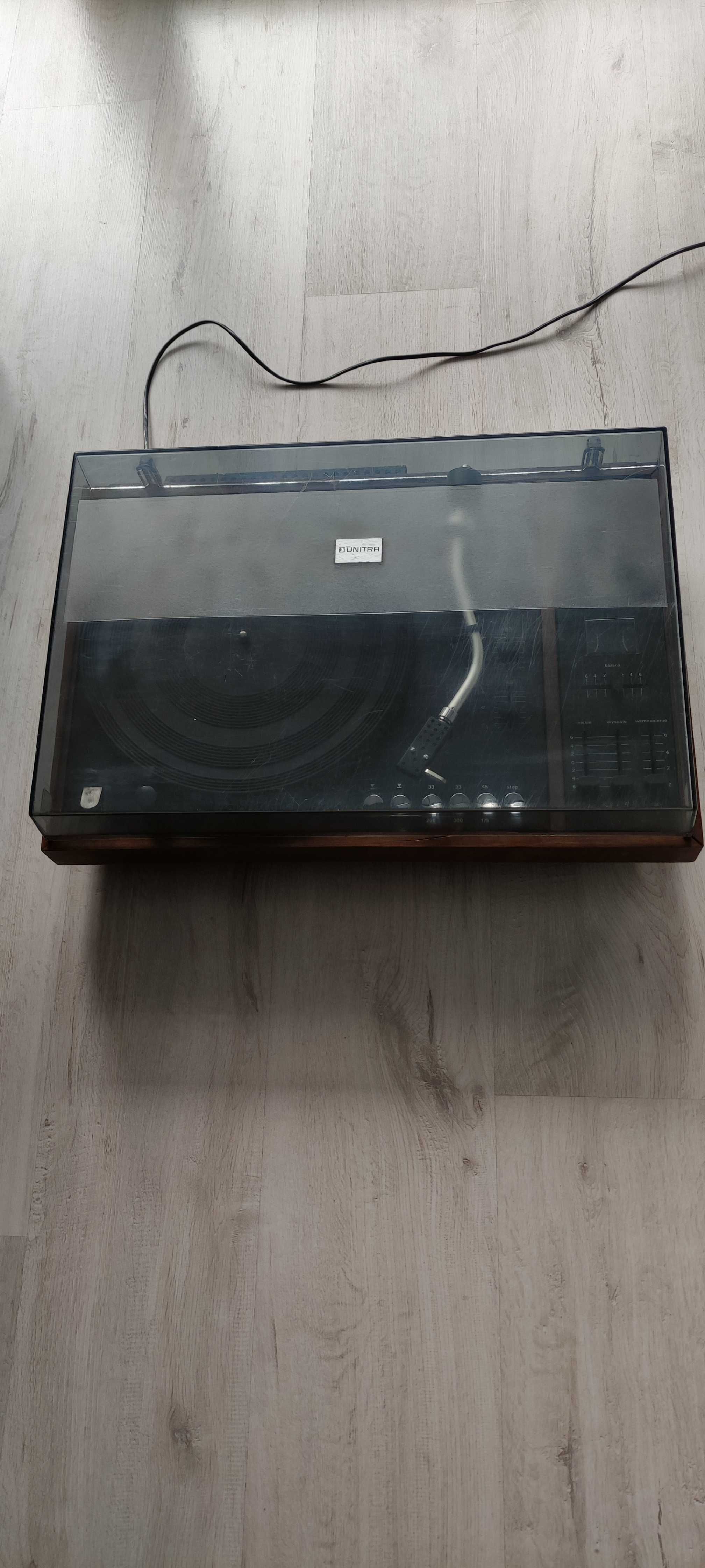 Sprzedam 2 gramofony stereofoniczne WG-1100fs
