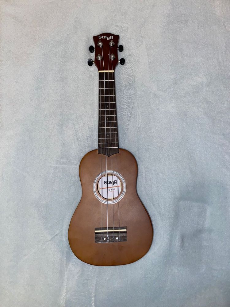 Ukulele Stagg como novo