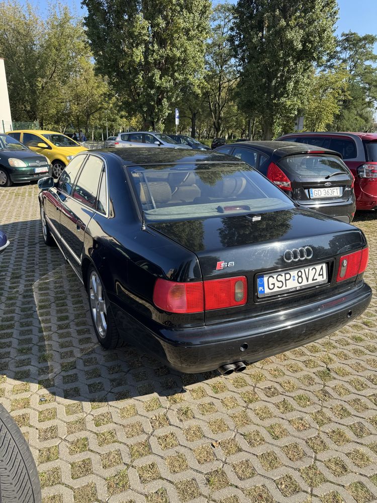 Audi S8 4.2 V8 Quattro