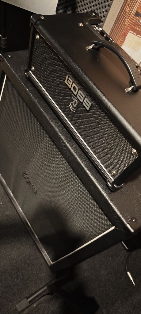 Boss Katana e coluna 4x12 Harley Benton