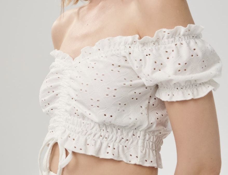 Crop top z wiązaniem biała bluzka sinsay xl ażurowy top