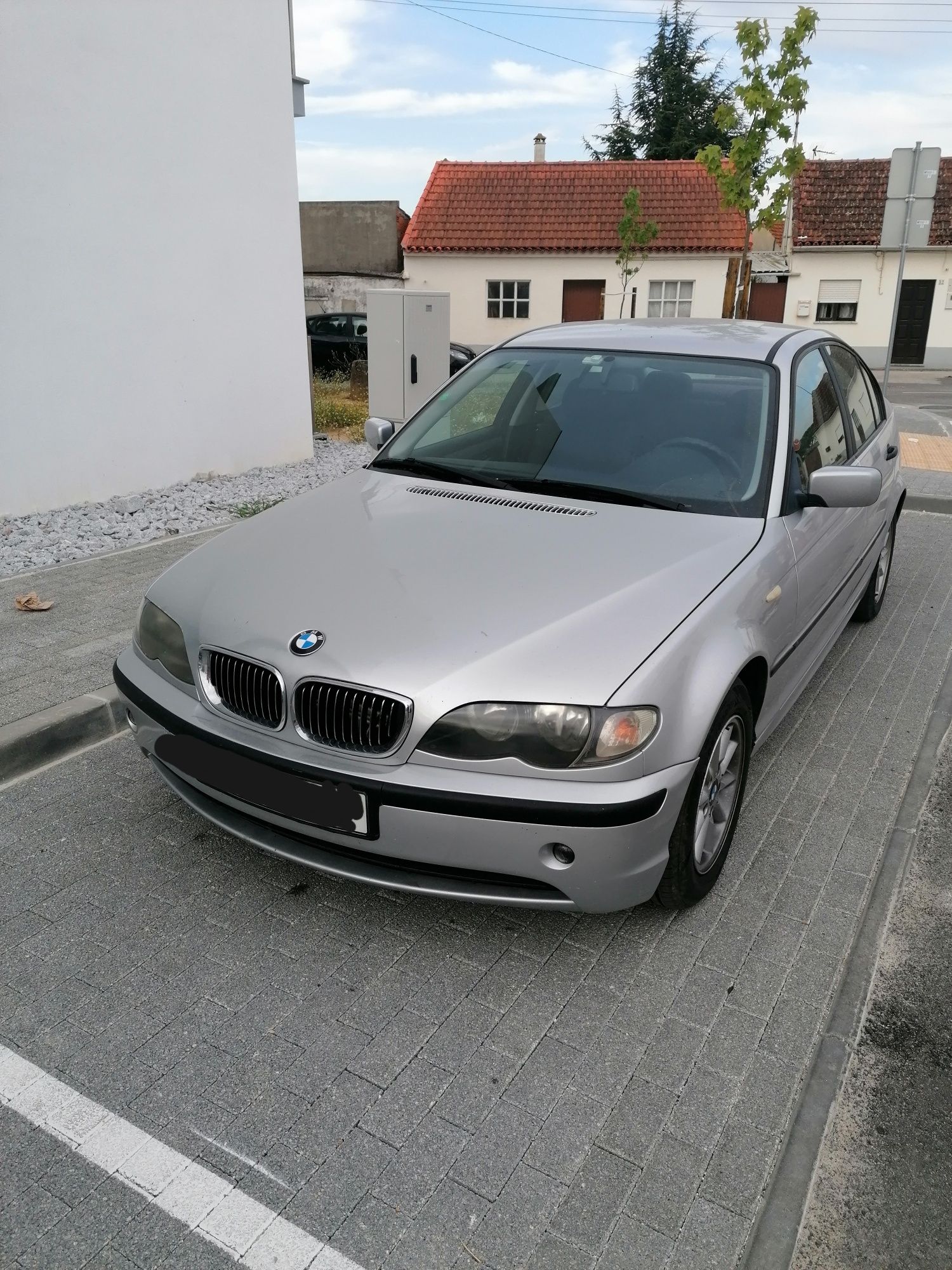 Vendo  bmw E 46.