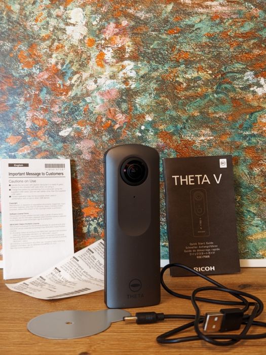 Ricoh Theta V камера