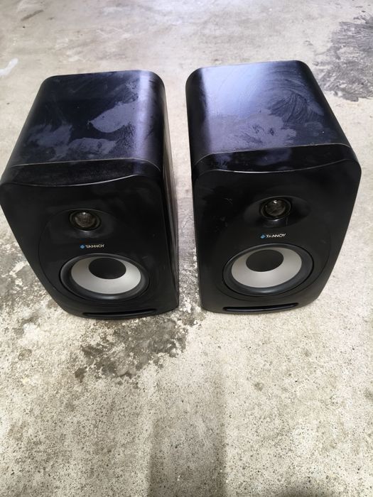 Par de monitor de estúdio ativo Tannoy Reveal 502.