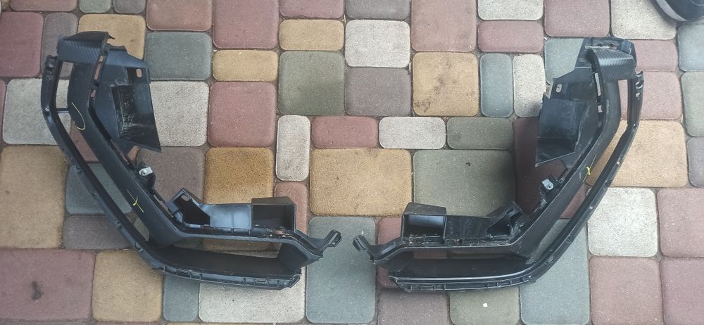 Карбонні вставки фар, заглушки переднього бампера Chevrolet Equinox EV