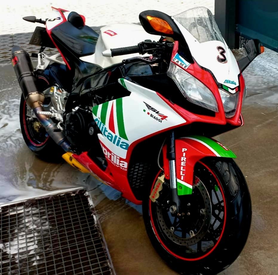 2010 Aprilia RSV4