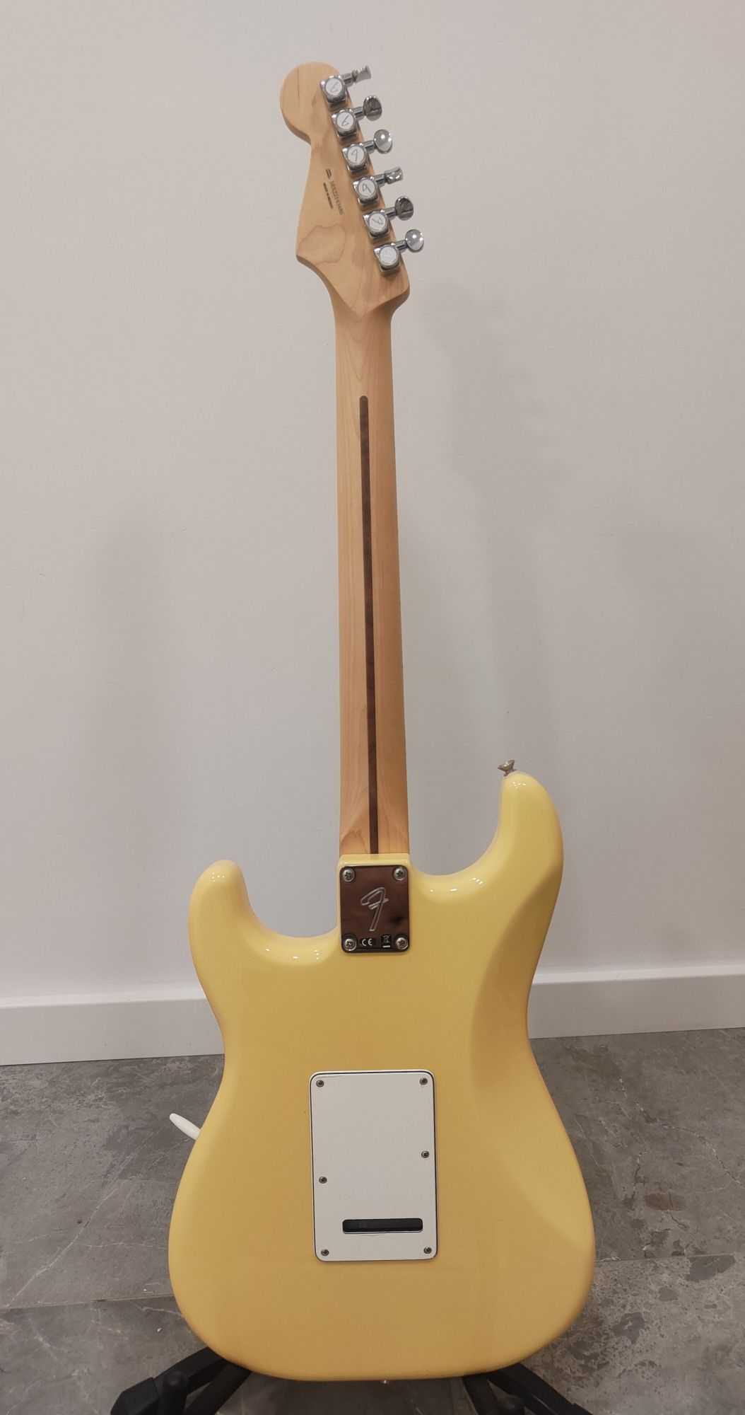 Fender player stratocaster buttercream klucze blokowane
