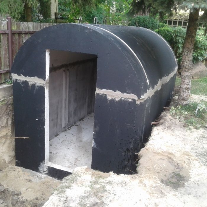 zbiornik na deszczówkę szambo betonowe ścieki studnia piwnica 10