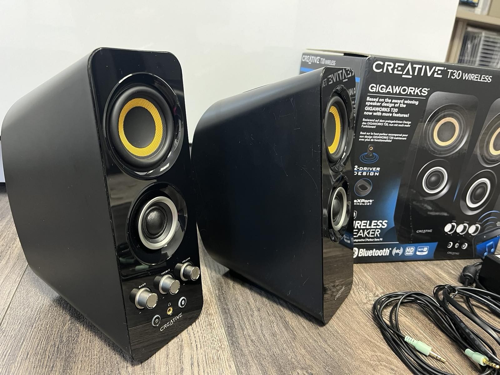 Колонки 2.0 AUX + Bluetooth - CreativeT30