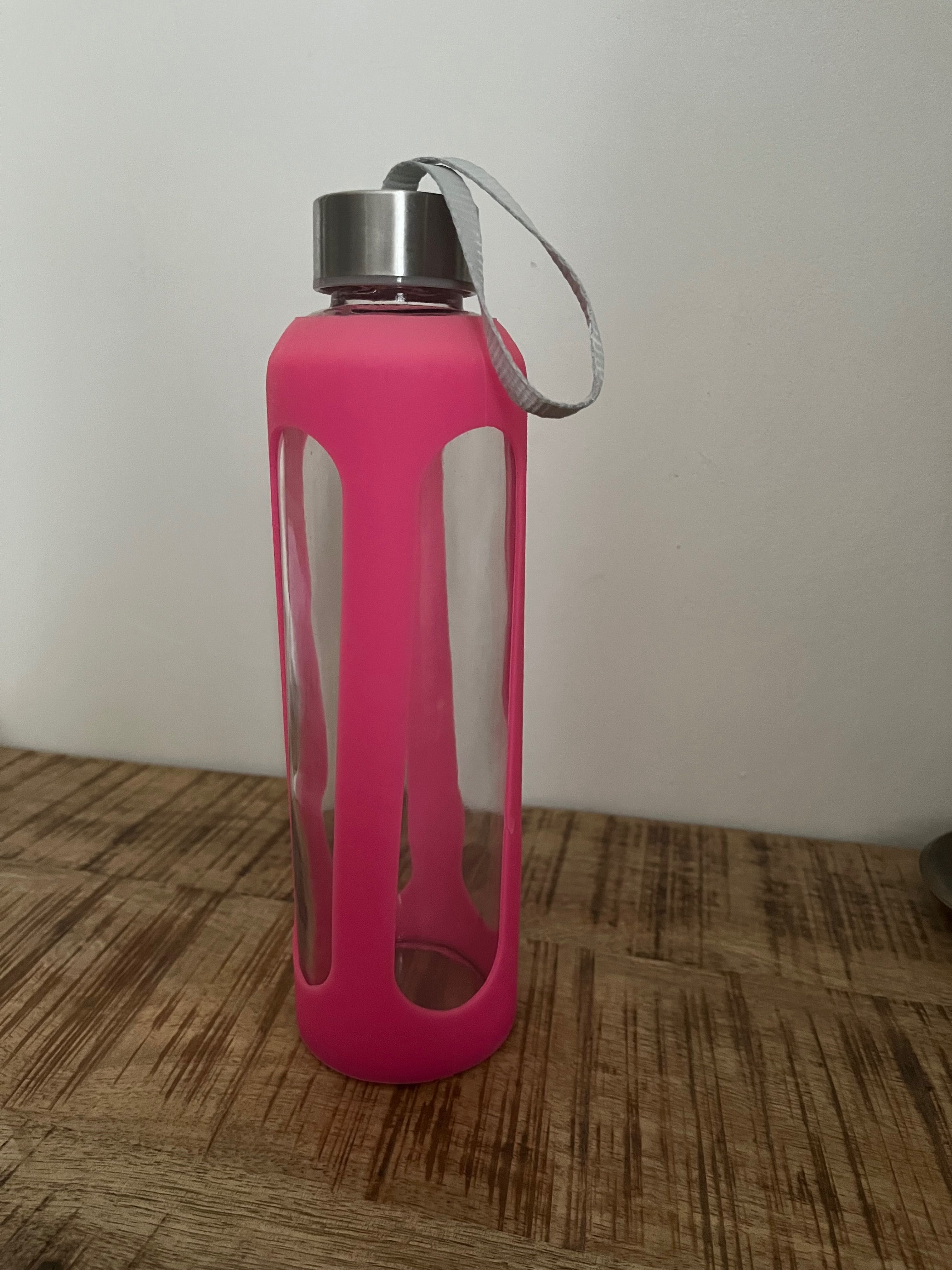 Butelka szklana z ochroną silikonową Różowa