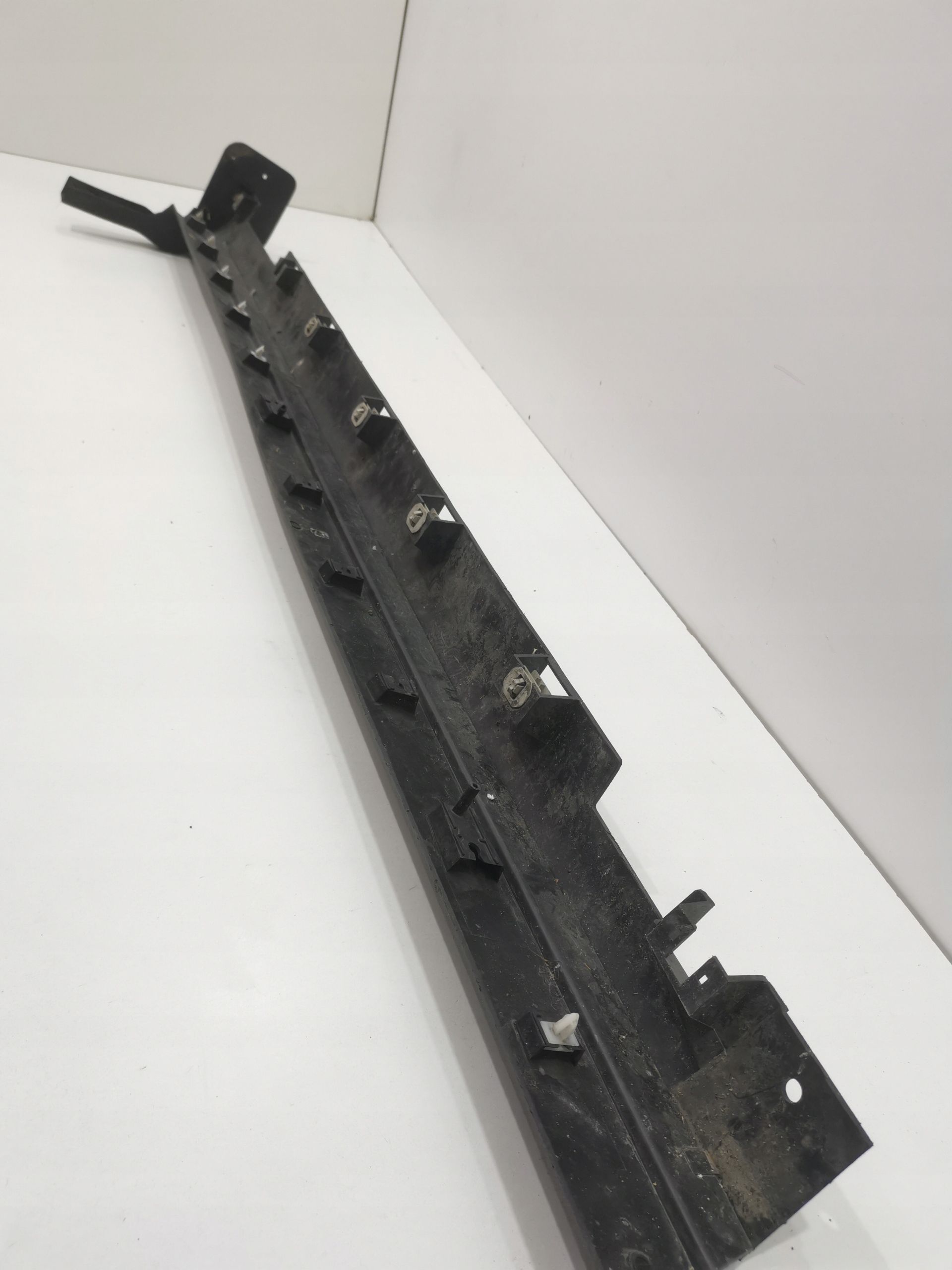 Ford kuga mk2 listwa progowa prawa ładna