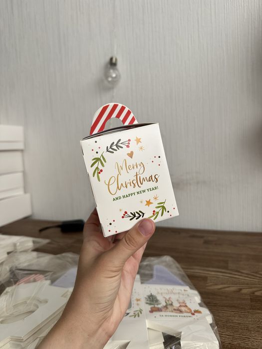 Коробка новорічна для 1 капейку або баночки/свічки