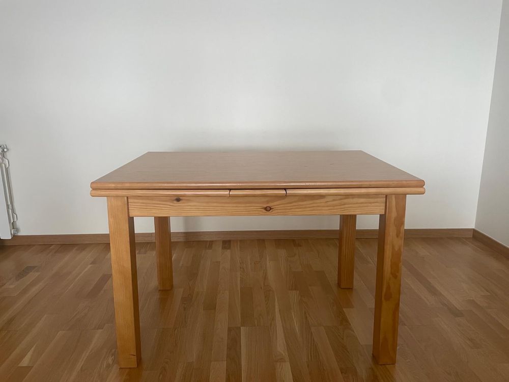 Vendo mesa em pinho extensivel