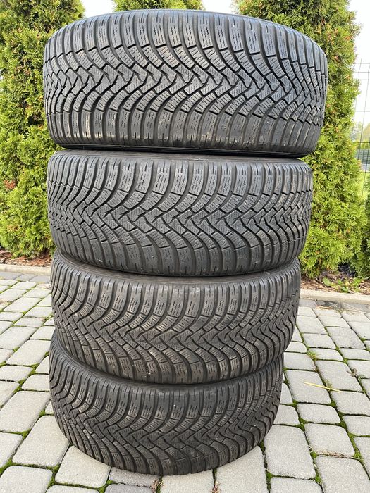 Opony zimowe 235/45/18 Falken EuroWinter HS01 z 2020 roku