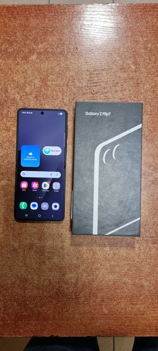 Samsung Galaxy Z Flip 7 JetBlack 12/256