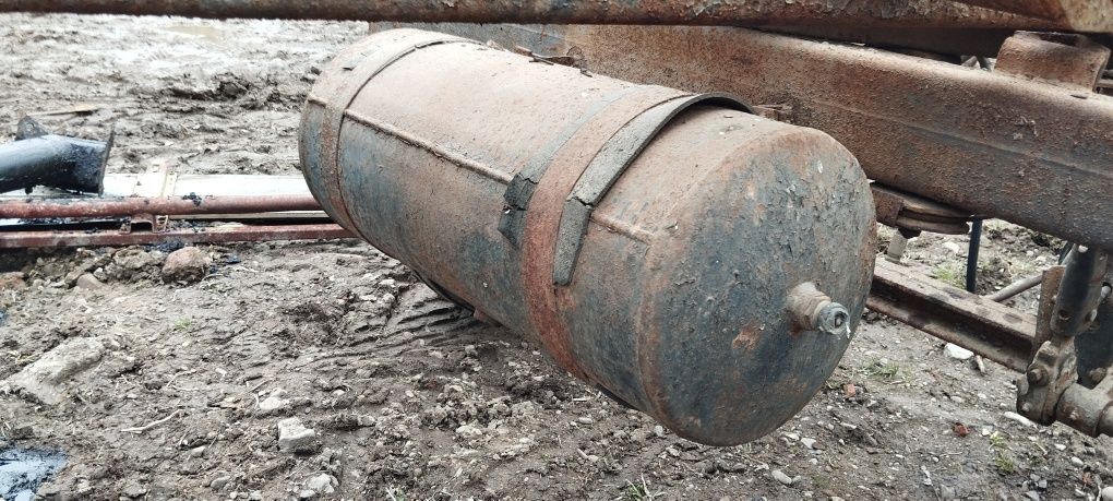 Продам прицеп 2птс4 по запчастинам