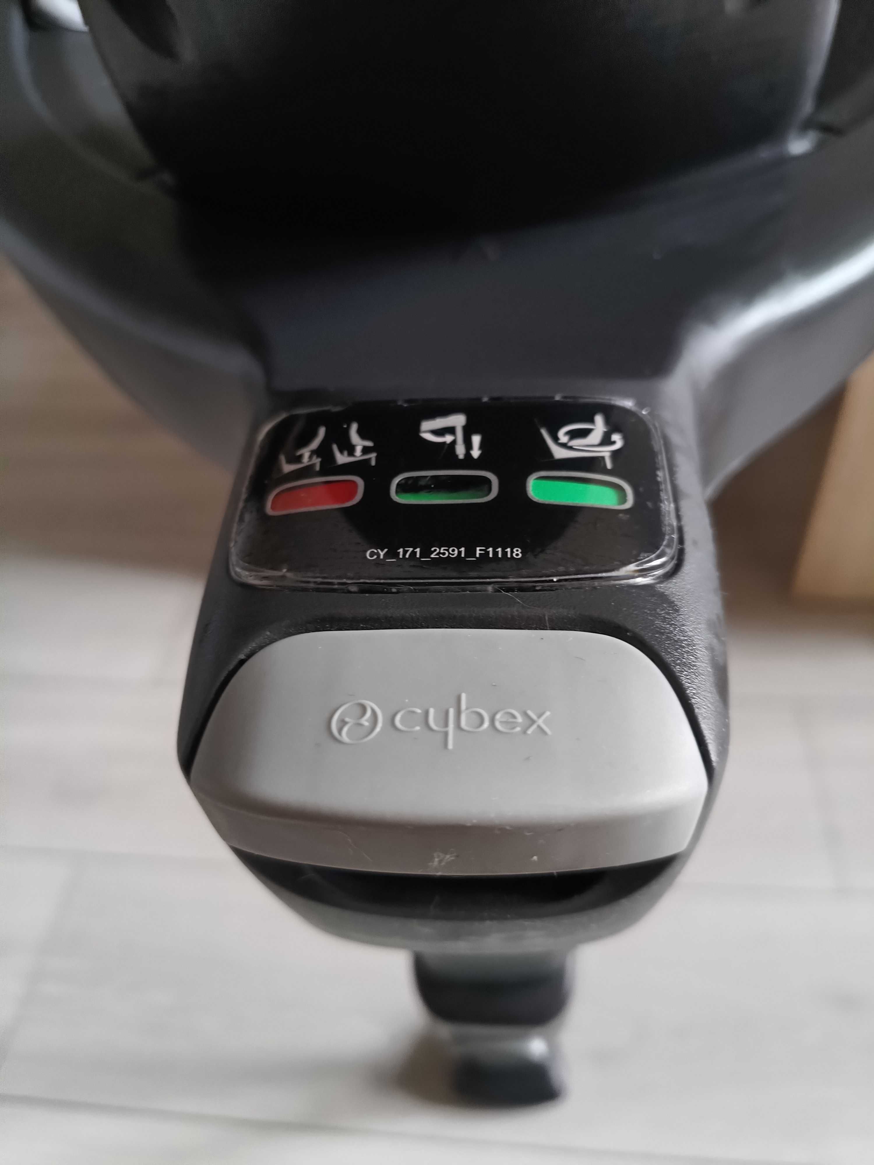 Fotelik Cybex Cloud Z i-Size z bazą obrotową isofix