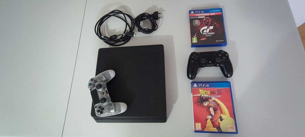 PS4 Slim 500GB + 2 comandos + 2 jogos (DBZK+GTS) – Muito bom estado