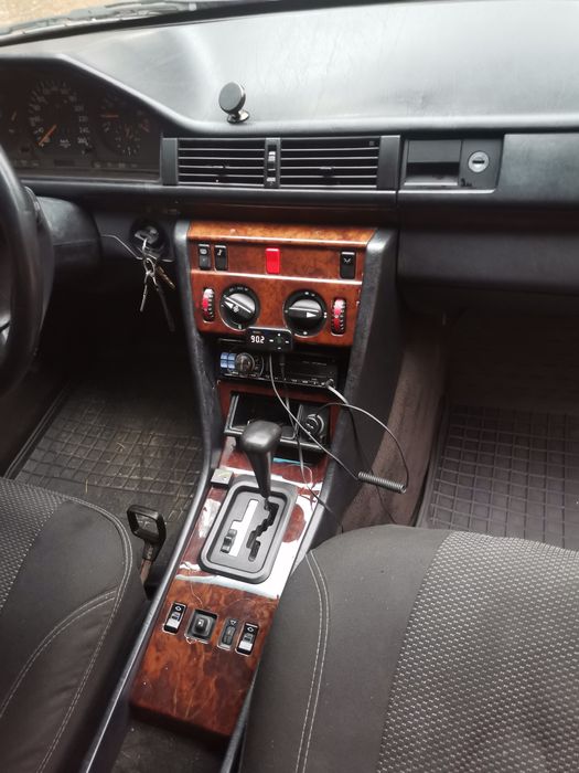 Mercedes-Benz W124