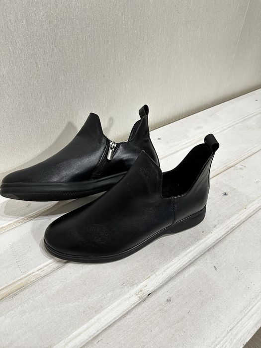 Продам жіночі чобітки