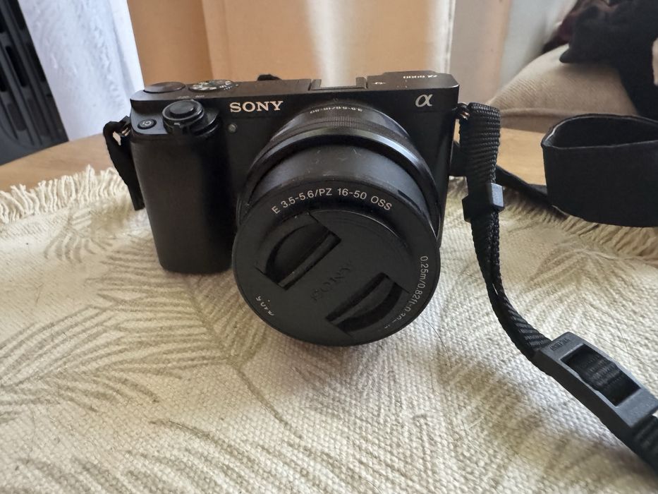 Aparat fotograficzny Sony a6000 + obiektyw 18-50 3,5-5.6  OSS