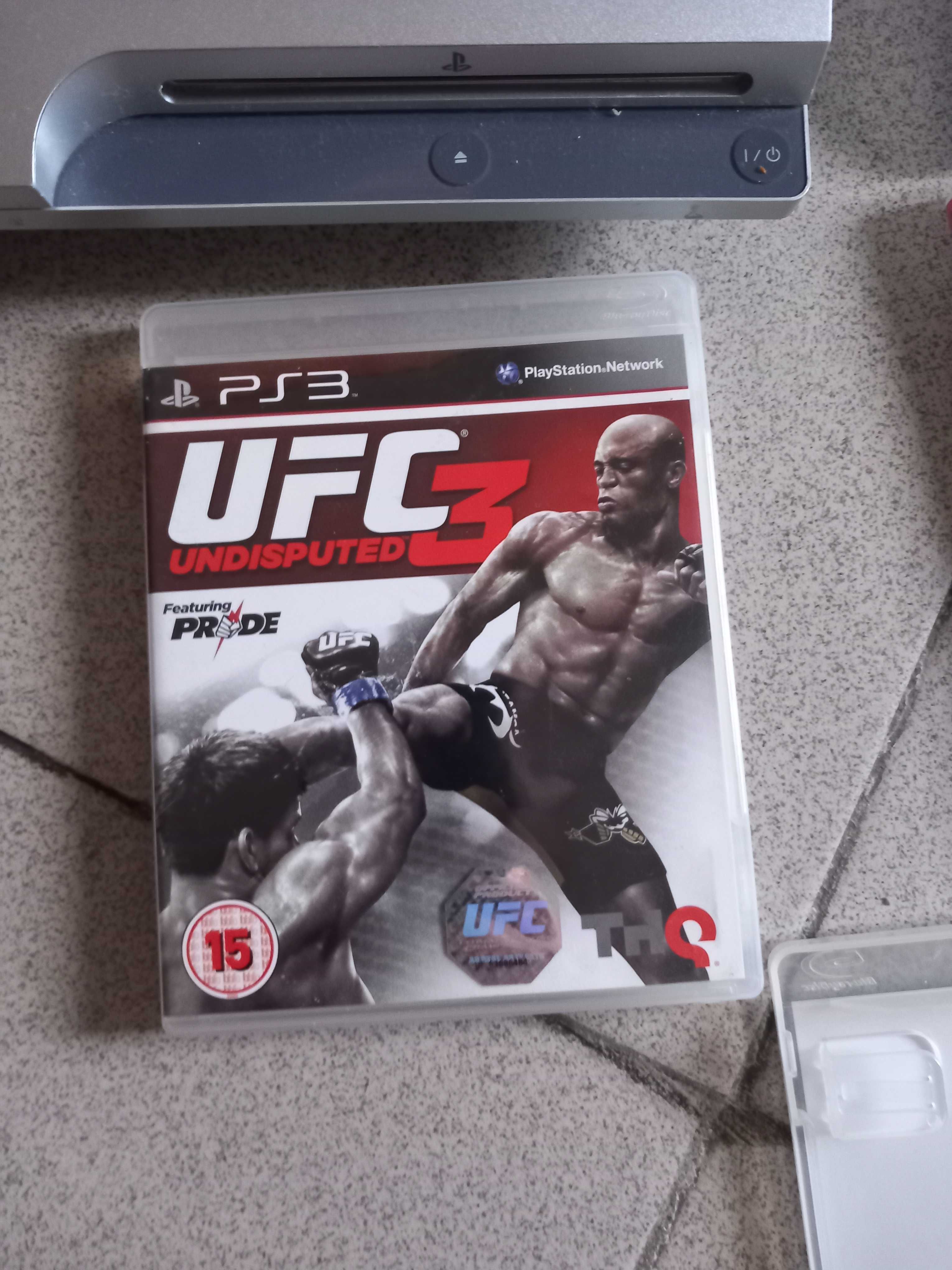 Konsola Ps3 z padami i grami