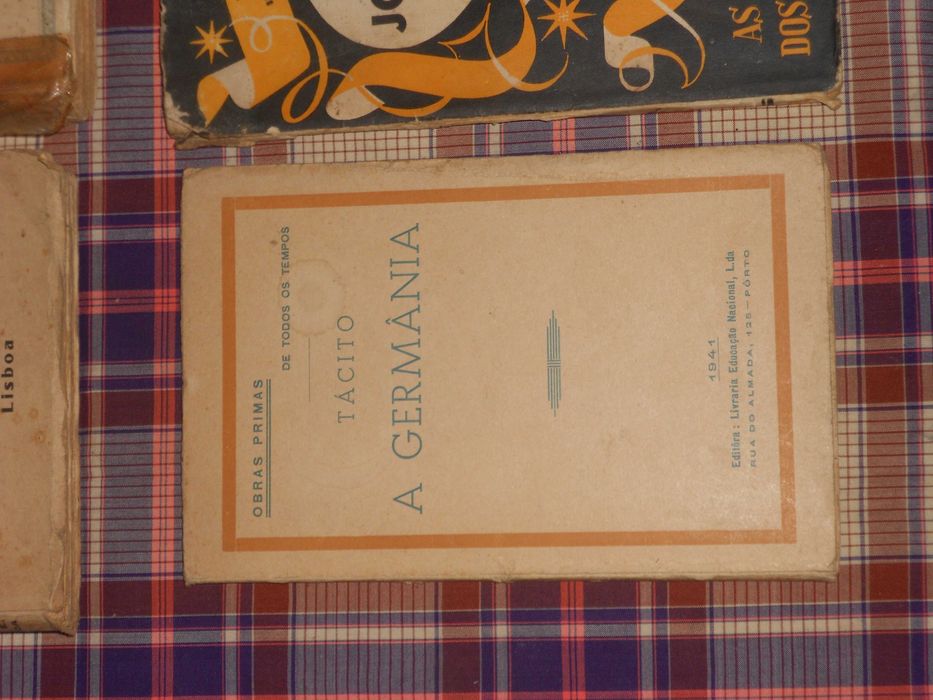 Livros antigos Chianca, Garrett, Dell, Dickens, Tacito, Cunha Sampayo